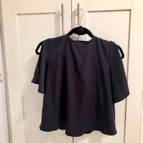 LAST DAY - Madison & Berkeley Flowy Navy Top - Picture 2 of 2